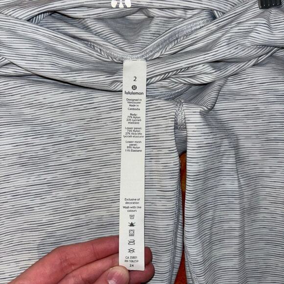 Lululemon Wunder Under High Rise Crop Scalloped Leggings Size 2 - Picture 8 of 16